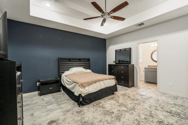 Building Photo - 200 Wallen St