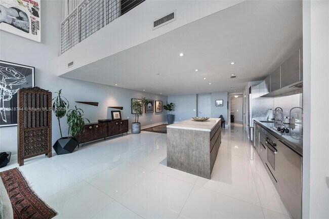 Building Photo - 1040 Biscayne Blvd