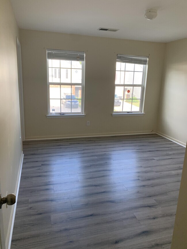 Building Photo - 5185 Hanover St