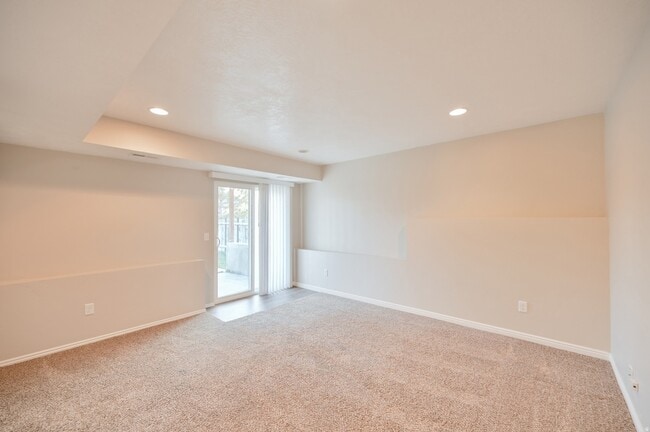 Building Photo - 172 Bridgepark Cir