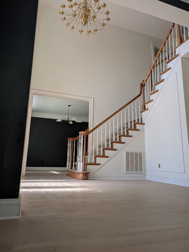 Building Photo - 9301 Grist Mill Ct