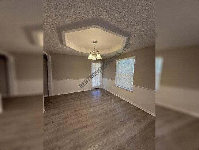 Building Photo - 1712 Haven Dr