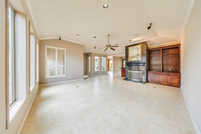 Building Photo - 11503 Lakeside Pl Dr