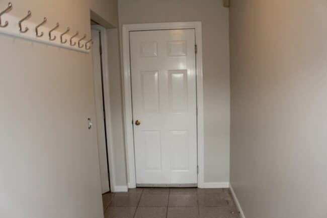 Building Photo - 196 Linwood Ave