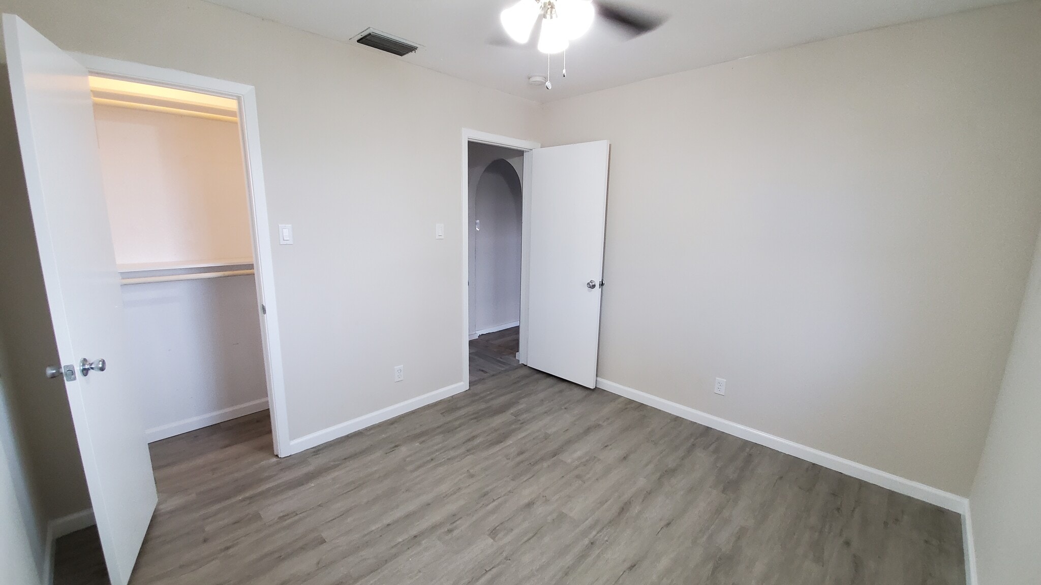 Building Photo - 2042 Magill St