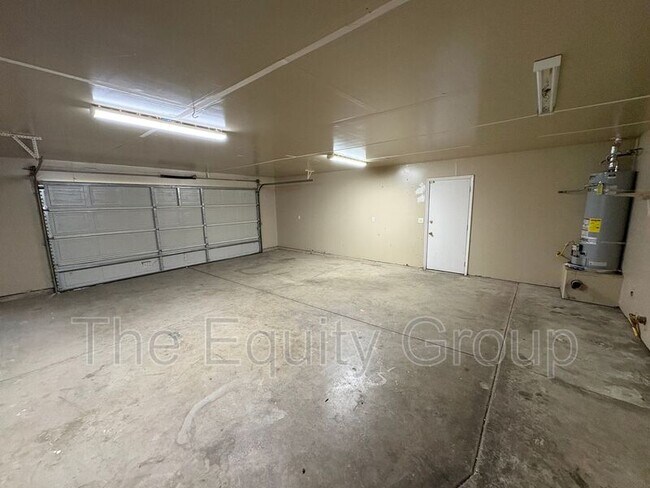 Building Photo - 1747 W Connelly Ave