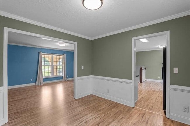 Building Photo - 175 Creekview Cir