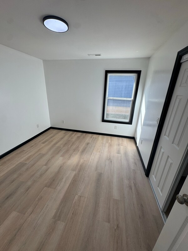 Building Photo - 1015 Glezen St