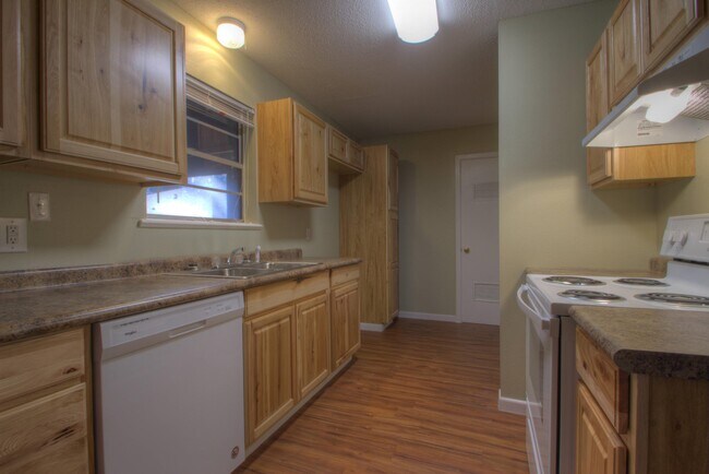 Building Photo - 4311 Marcell Cir W