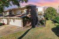 Building Photo - 2945 Country Pl Cir