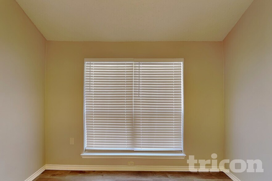 Building Photo - 2329 Belton Dr