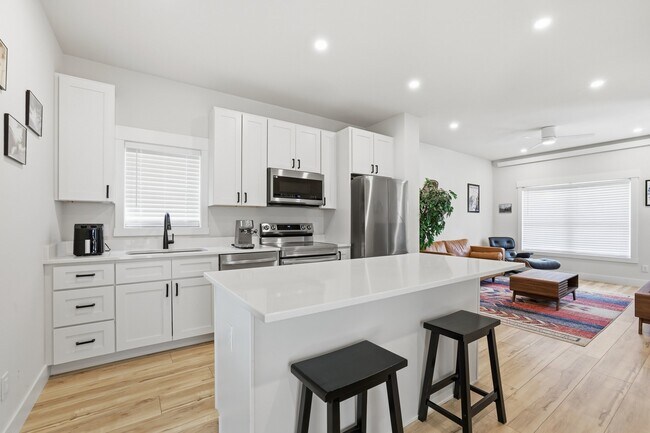 Building Photo - 224 Westwoods Dr