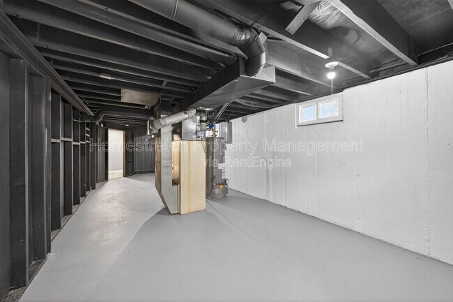 Building Photo - 315 St Anthony Ln