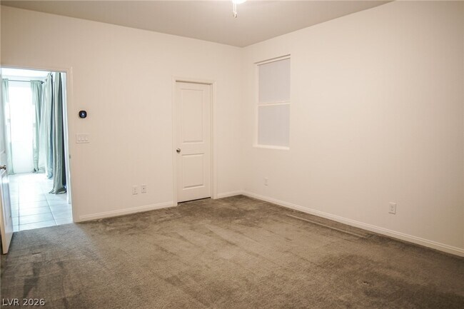 Building Photo - 1818 Vibrant Barn Ave