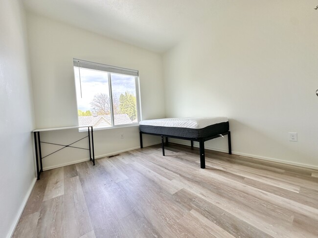 Building Photo - The Main