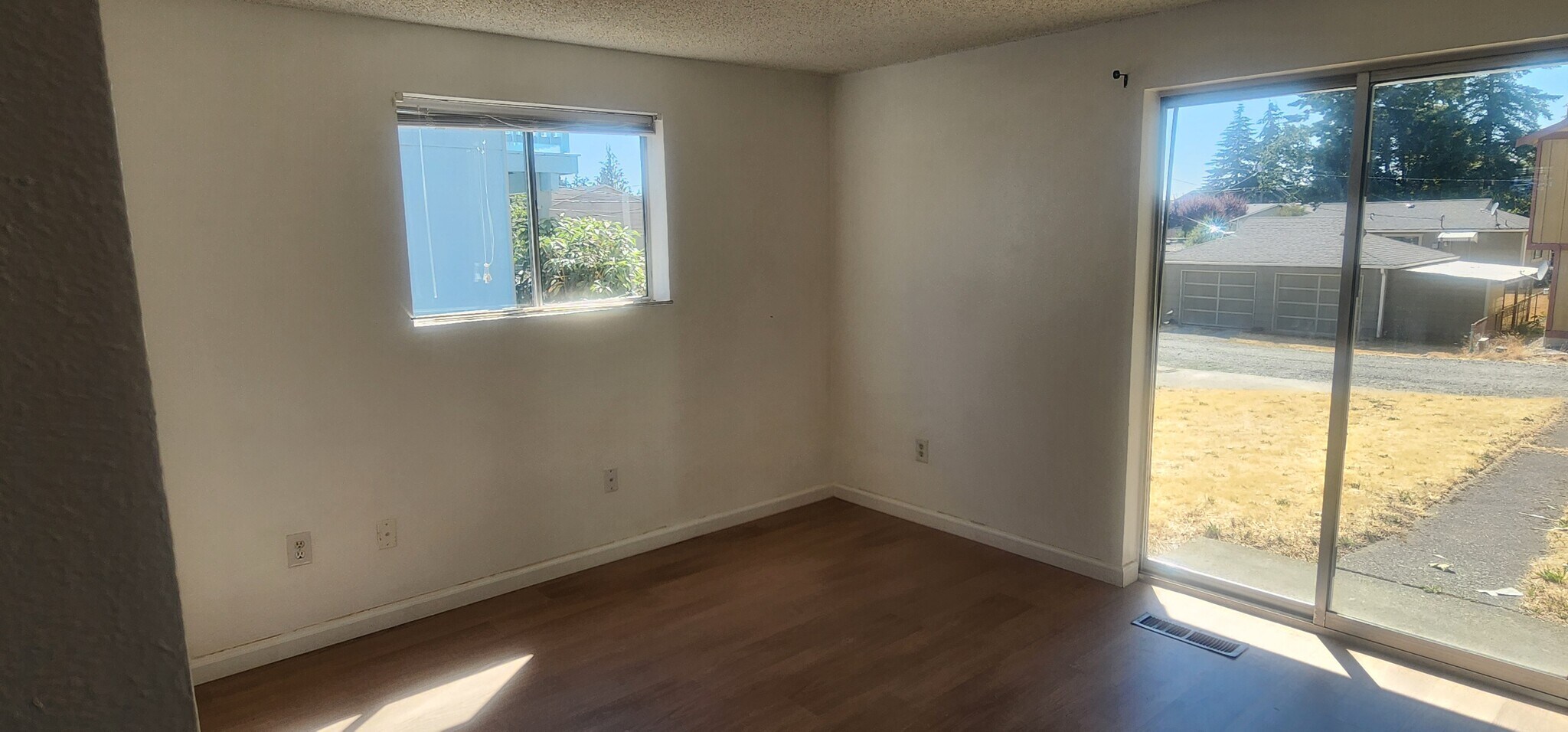 Bedroom - 4304 S Cedar St