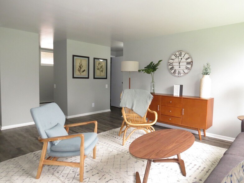 Pines of Perinton Fairport, NY Apartment Finder