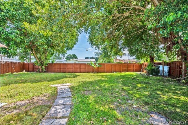 Building Photo - 5510 Pierce St