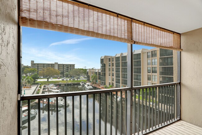 Building Photo - 3 Royal Palm Way