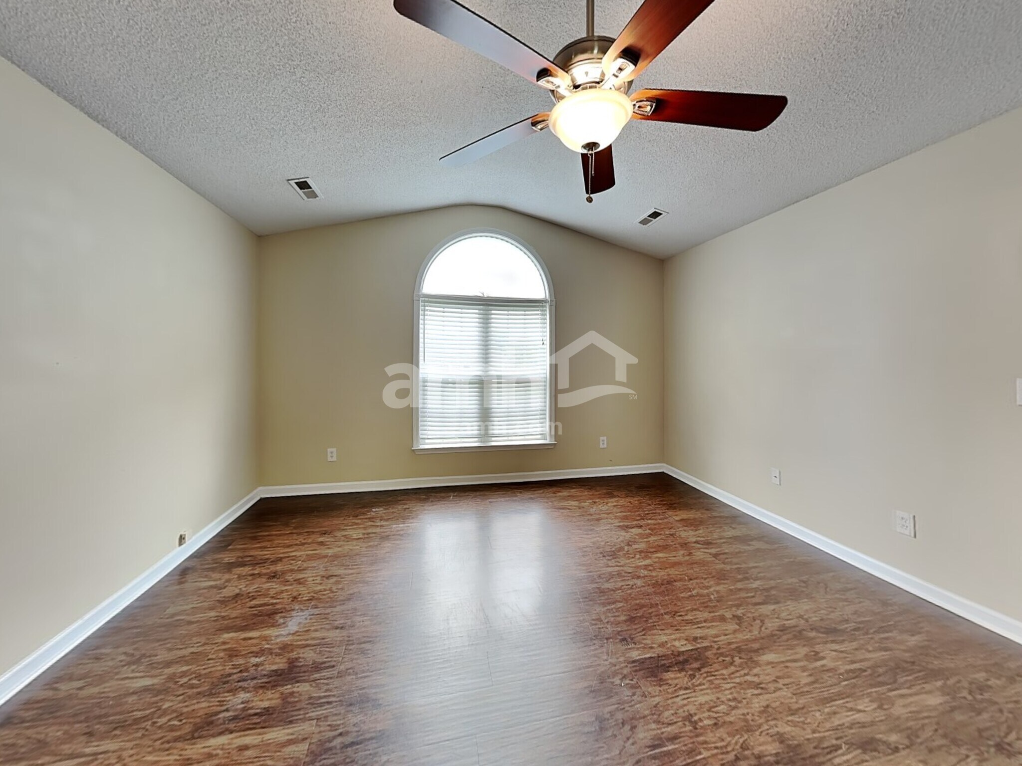 Building Photo - 301 Kingfisher Dr