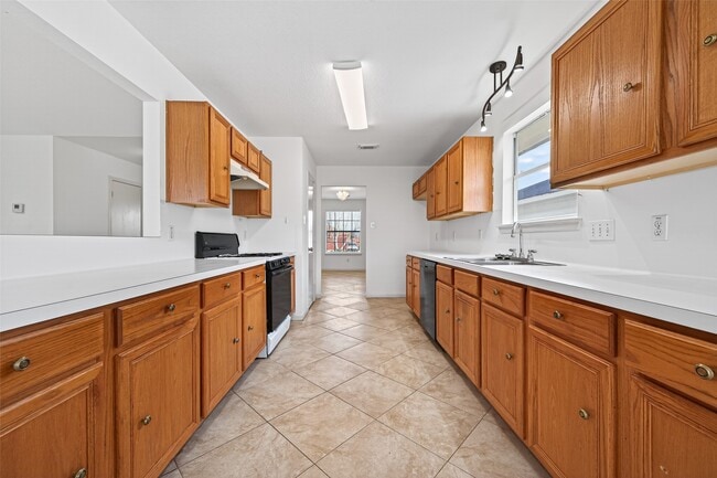 Building Photo - 11002 Bradford Way Dr