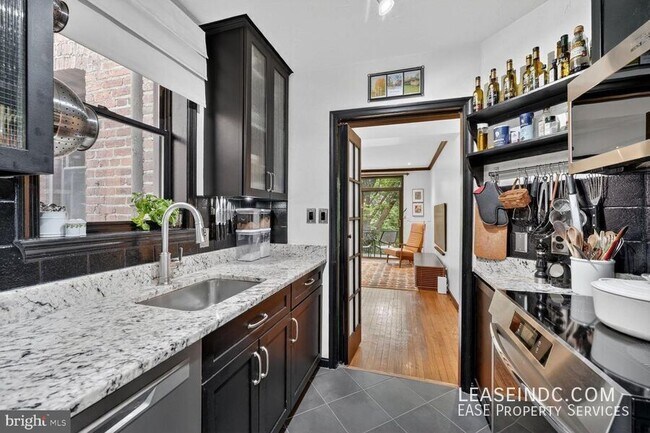 Building Photo - 2310 Ashmead Pl NW
