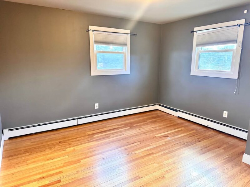 Building Photo - 3 Clover Ln