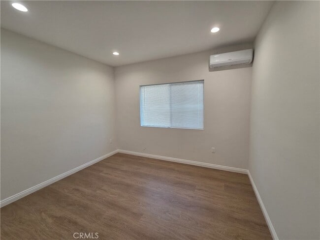 Building Photo - 121 N Baymar Ave