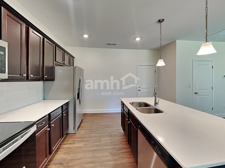 Building Photo - 7305 Garrett Ct