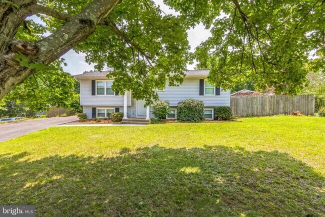 Building Photo - 311 Oakridge Dr