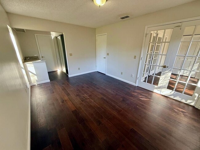 Building Photo - 4454 Middlebrook Rd