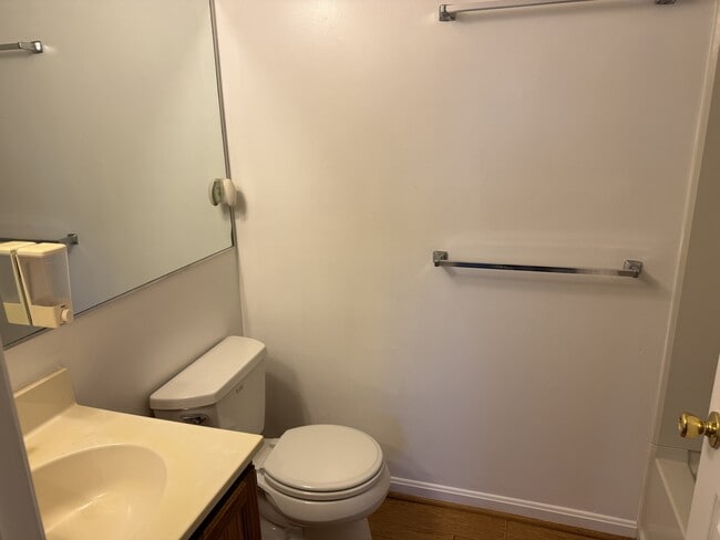 Building Photo - 2145 Wainwright Ct