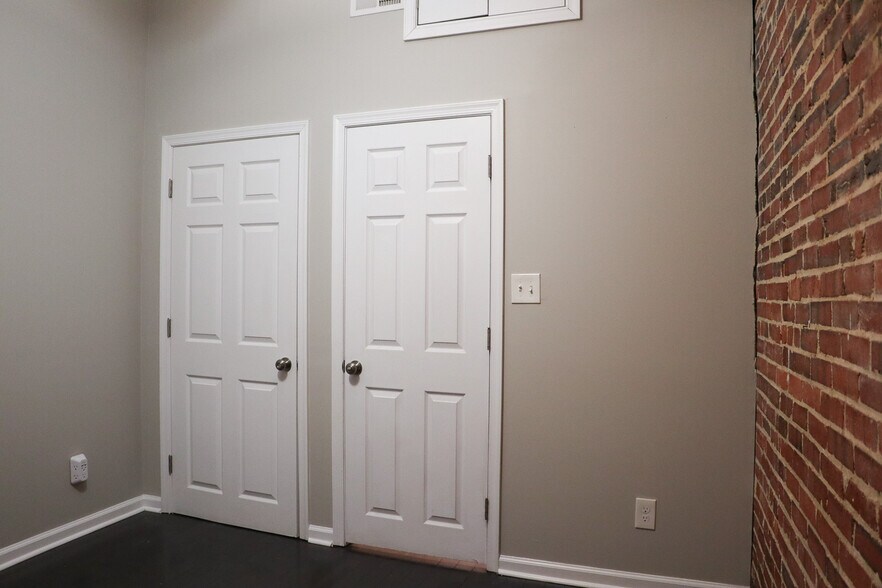 Building Photo - 1036 Patapsco St