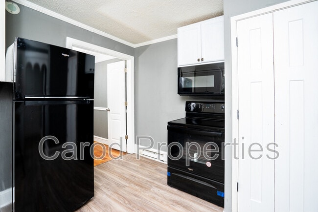 Building Photo - 136 Powder St SW