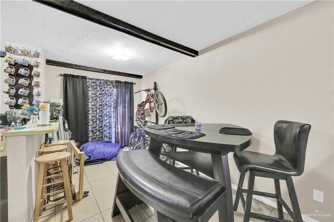 Building Photo - 25 Fern Ave W