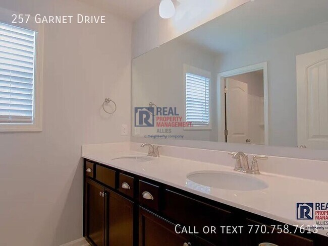Building Photo - 257 Garnet Dr
