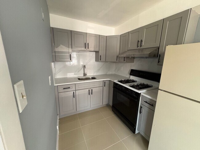 Building Photo - 7010 Kindred St