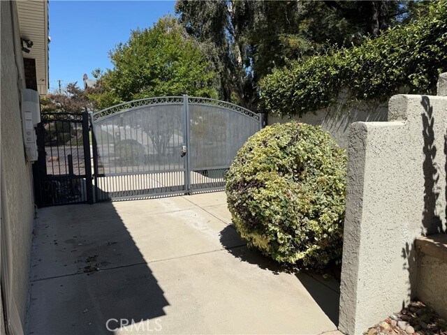 Building Photo - 1716 Orangewood Ave