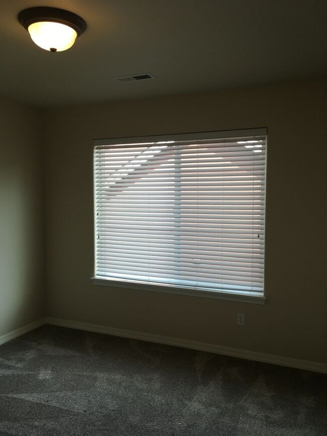 Building Photo - $1,000 off 1st Month's Rent!!! Gorgeous River Canyon Community Home!