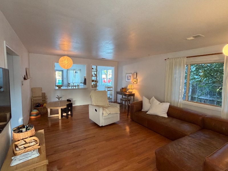 Building Photo - 2375 Hanover St