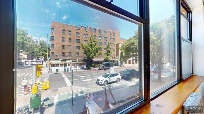 Building Photo - 3 bedroom in Manhattan NY 10003