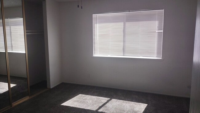 Building Photo - 4111 Ozro Ct