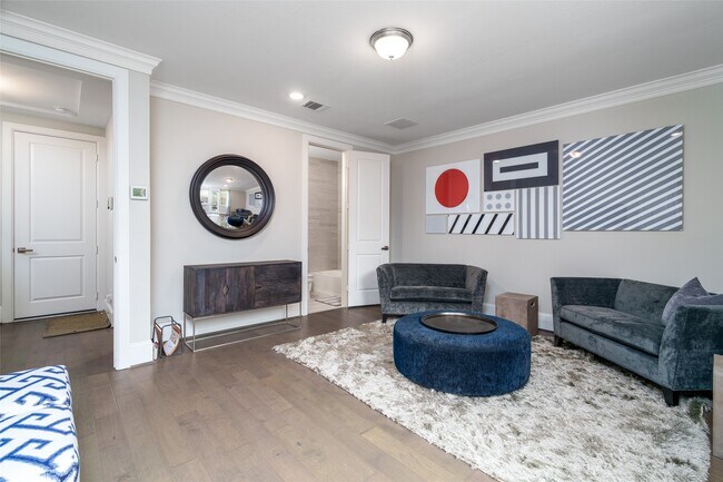 Building Photo - 1303 Edwinstowe Trl