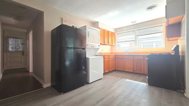 Building Photo - 8255 Kilpatrick Ave