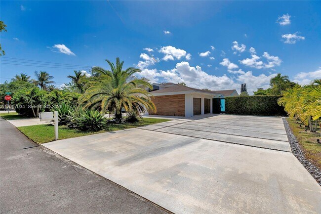 Building Photo - 13540 SW 98th Ct