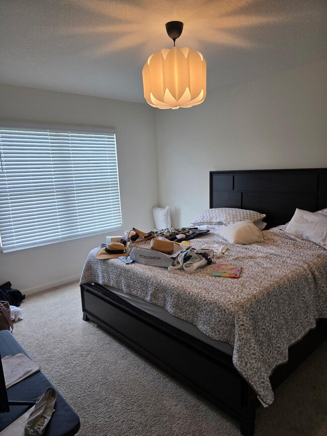 Building Photo - 9725 SW Triton Wy