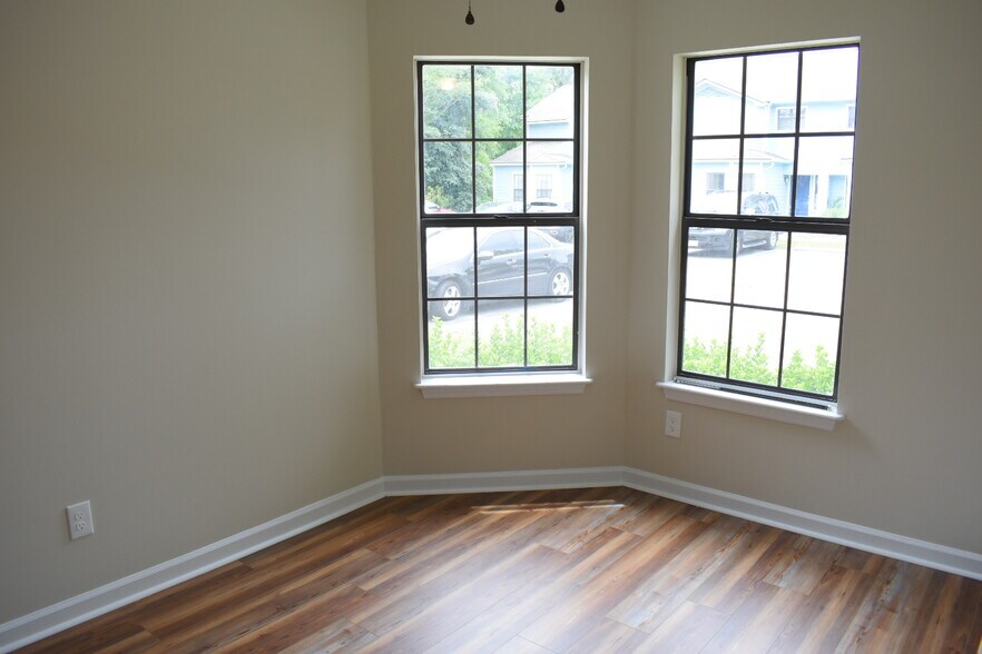 Building Photo - 1731 41st St