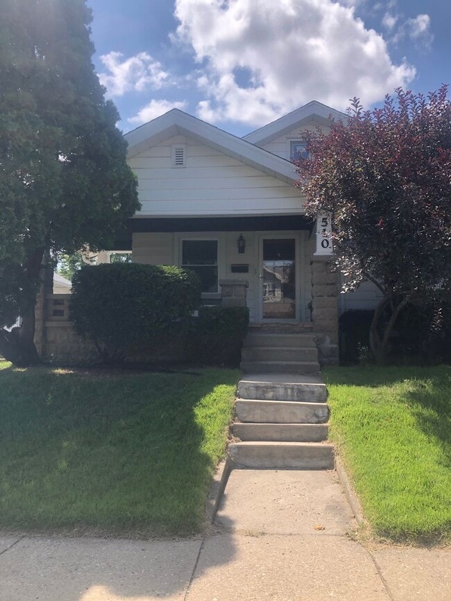 Building Photo - 1 Bedroom House Near Columbian Park