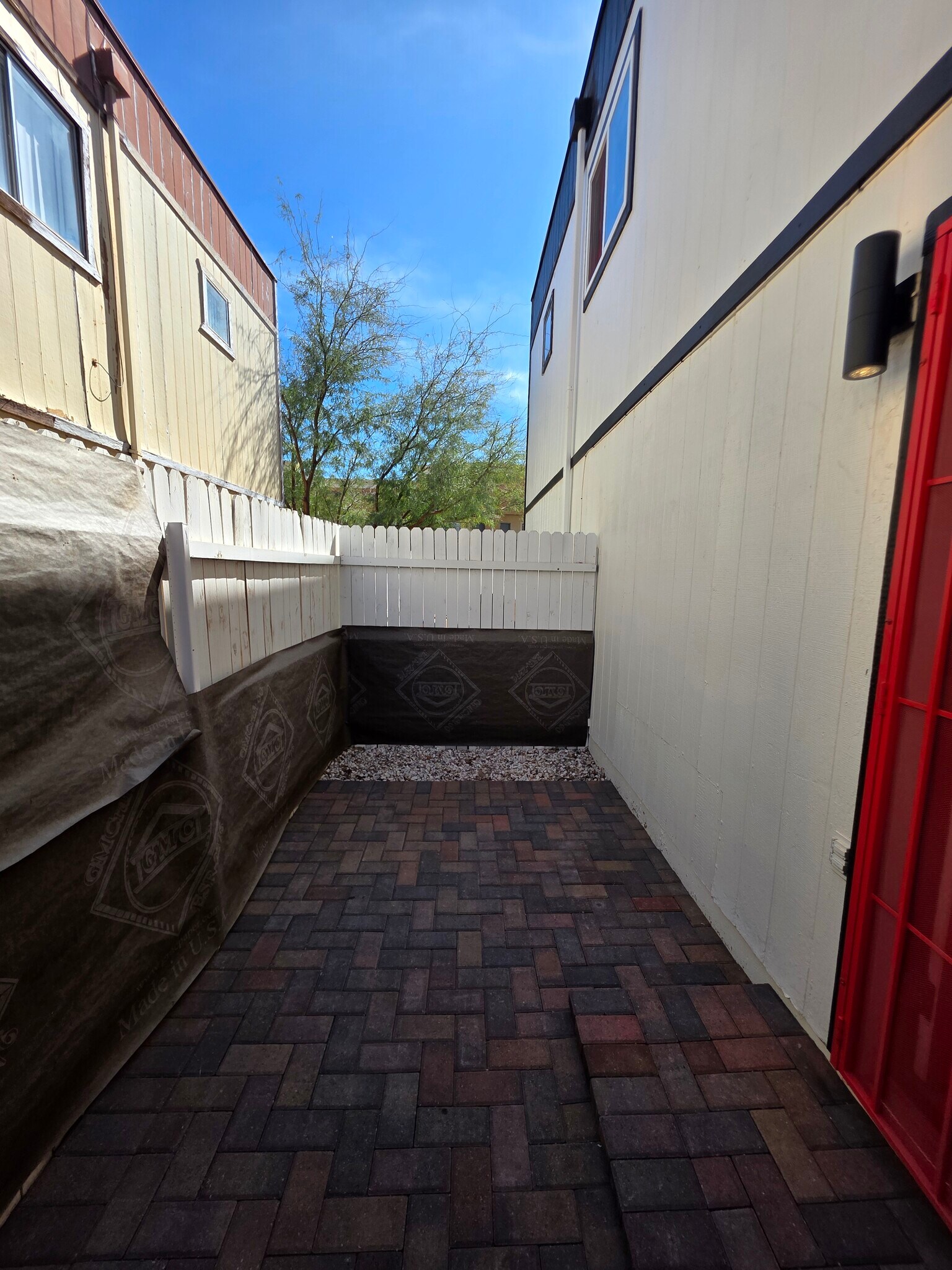 Building Photo - 1749 E Pepper Cir