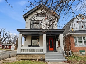 Building Photo - 402 E 18th St